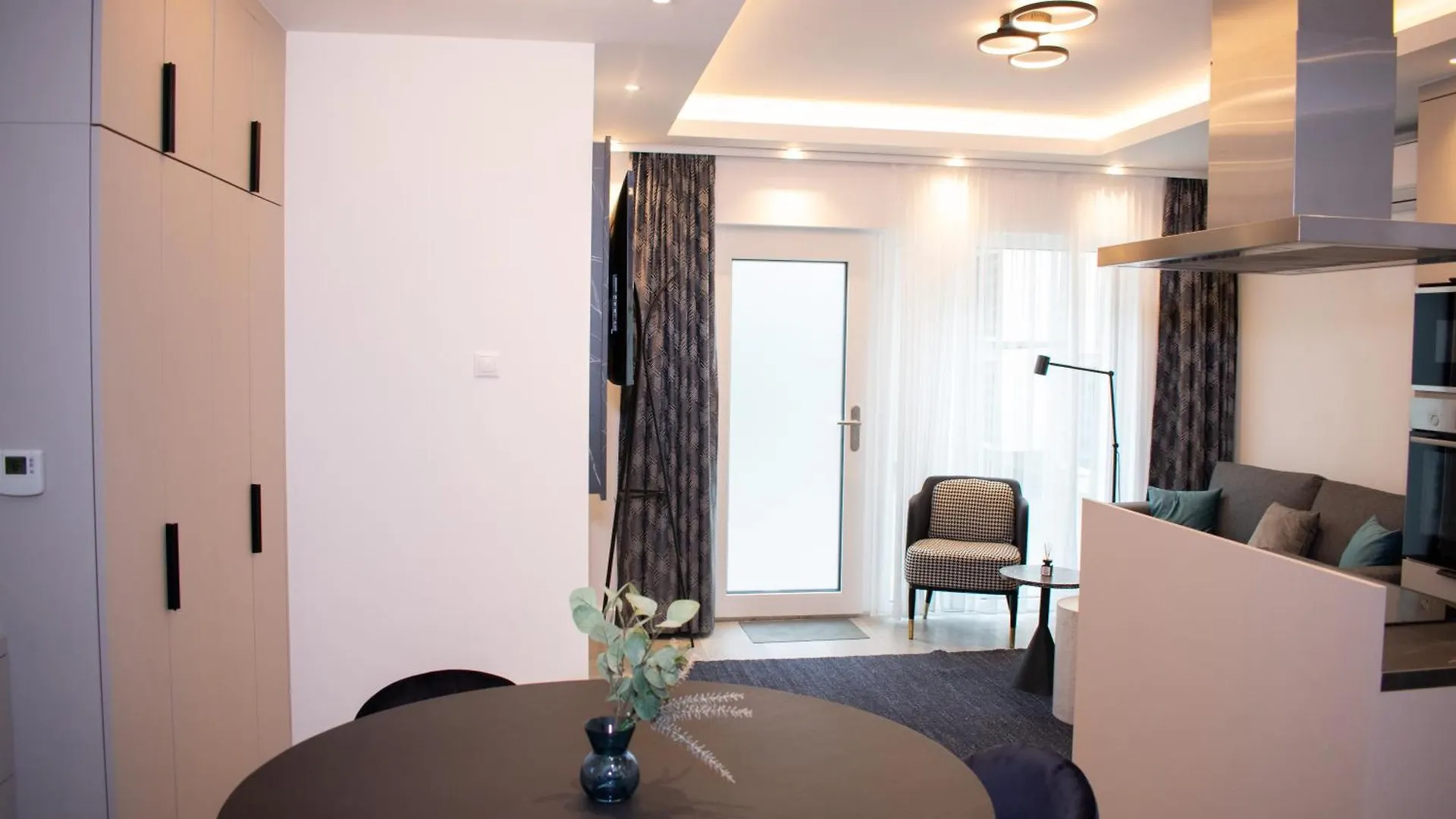Luxury Cozy 2 Bdr Downtown Apt.4 Budapest 0*,  Magyarország